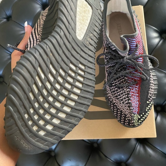 Yeezy Boost 350 V2 Yecheil Non-Reflective Size 8 - Picture 3 of 4